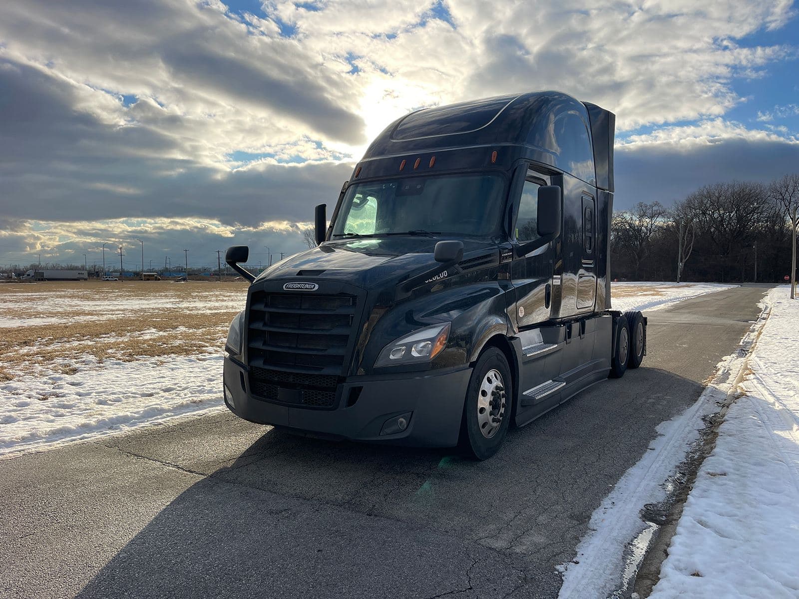 2022 Freightliner Cascadia image 1