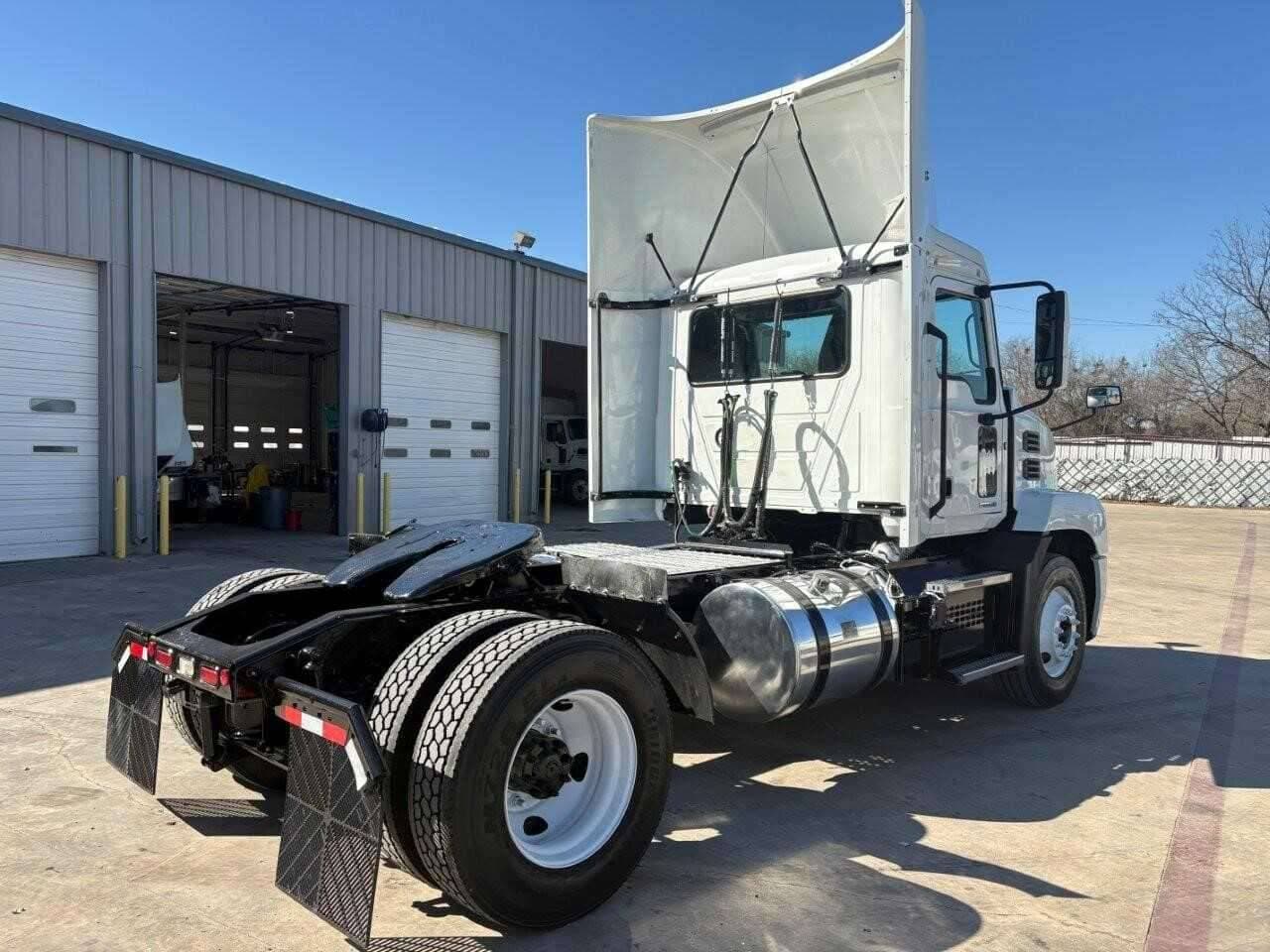 Used 2022 MACK ANTHEM Conventional - Day Cab in Bossier City, LA image 6