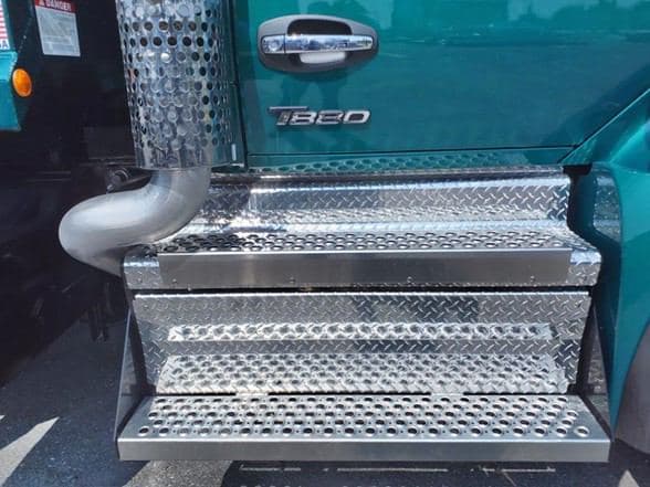 2025 Kenworth T880 image 5