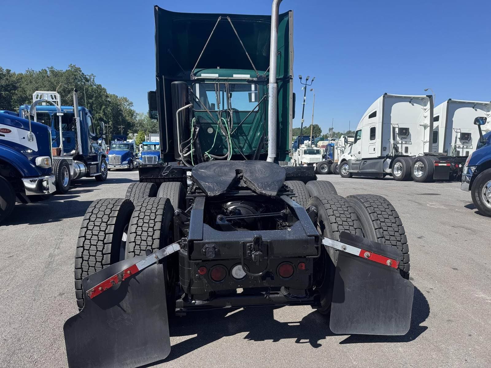 2020 Mack Anthem 64T Sleeper Semi Truck - MP8 415HP image 2