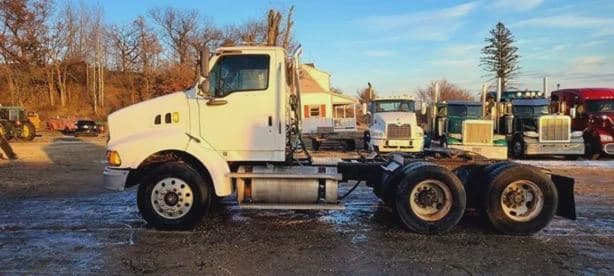 2007 STERLING AT9500 image 2