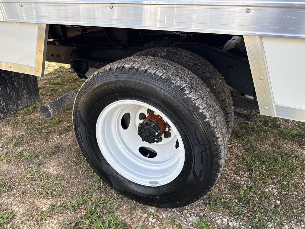 2026 Ford E-350SD Base Box Van image 41