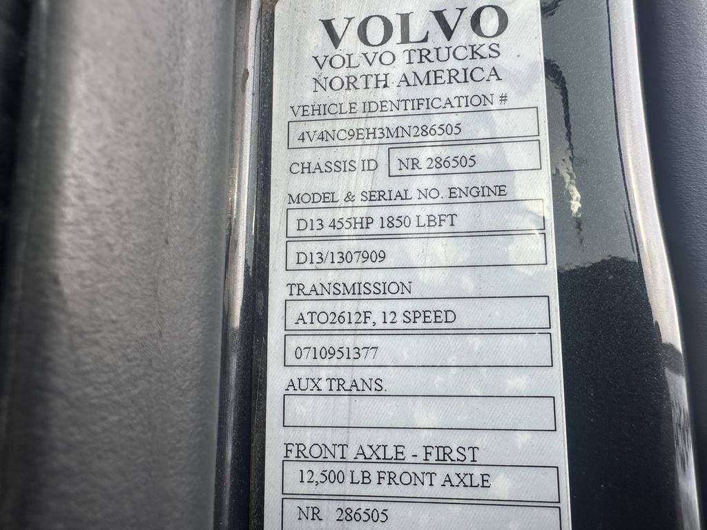 2021 Volvo VNL image 14