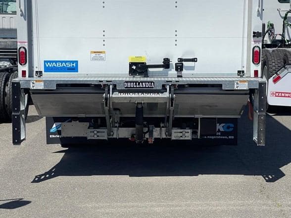 2024 Isuzu NPR HD image 9