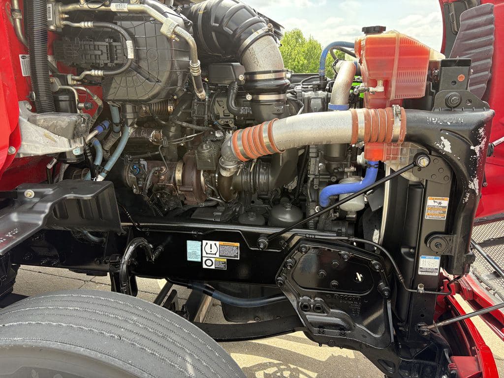 Used 2022 PETERBILT 579 image 13