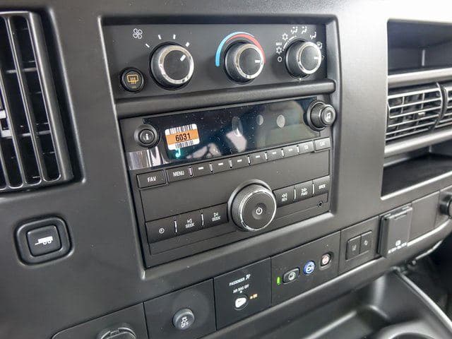 2025 Chevrolet Express 3500 LT  15 Passenger Van image 18