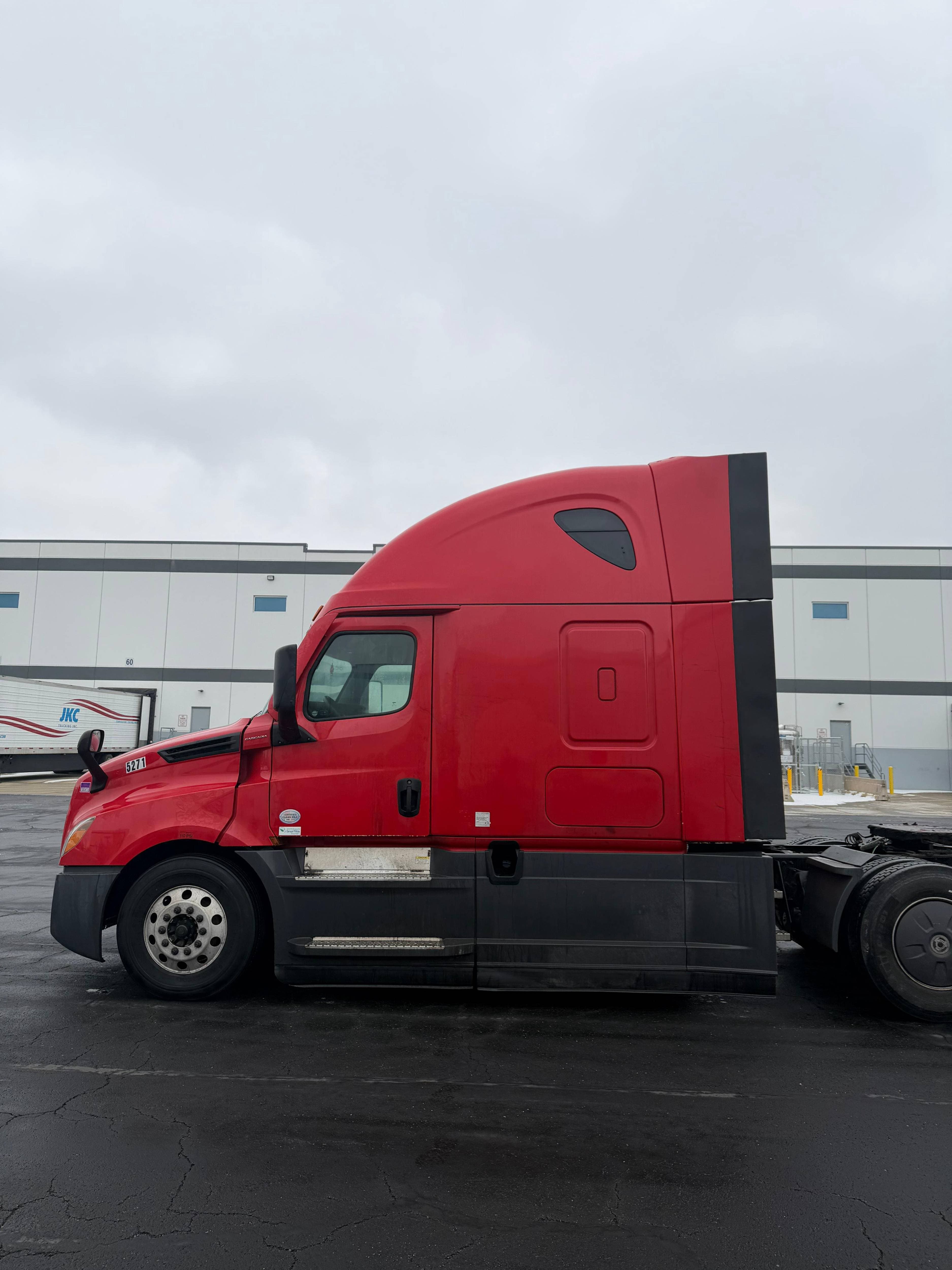 2021 Freightliner Cascadia image 3