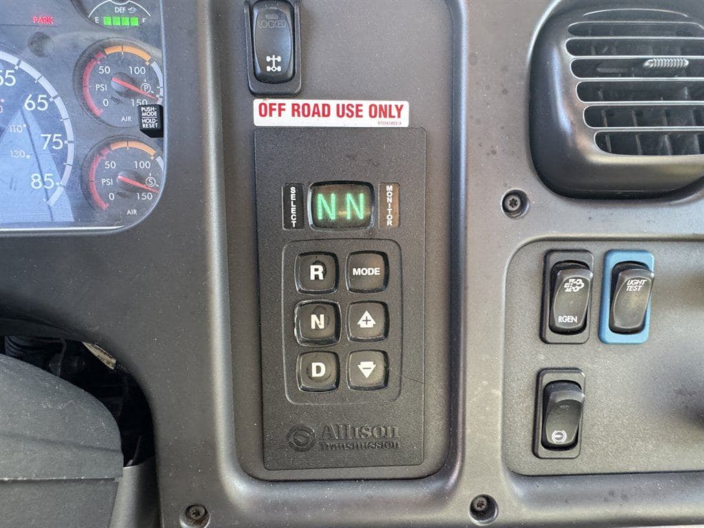 2016 Freightliner M2 106 image 70