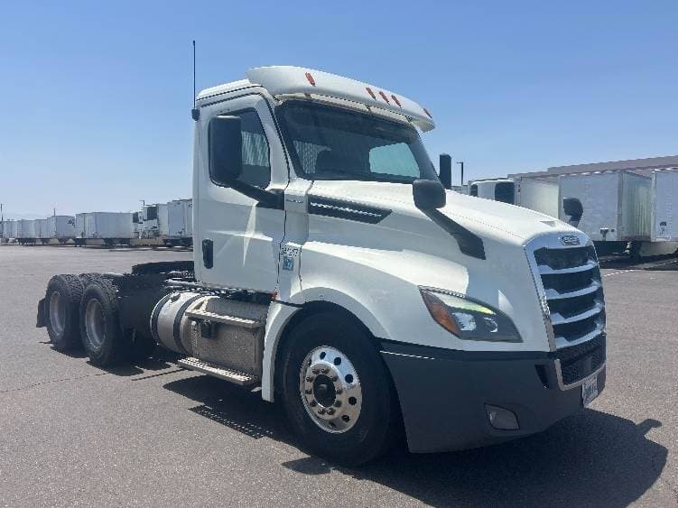 2019 Freightliner Cascadia 126 Day Cab Truck - 455HP, 12 Speed Automatic image 1