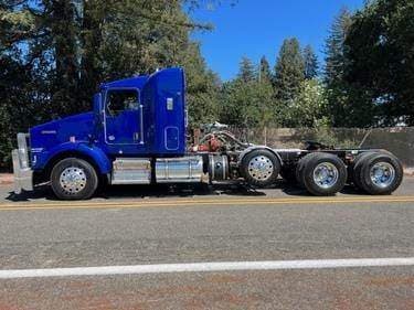 2018 Kenworth T800 image 2