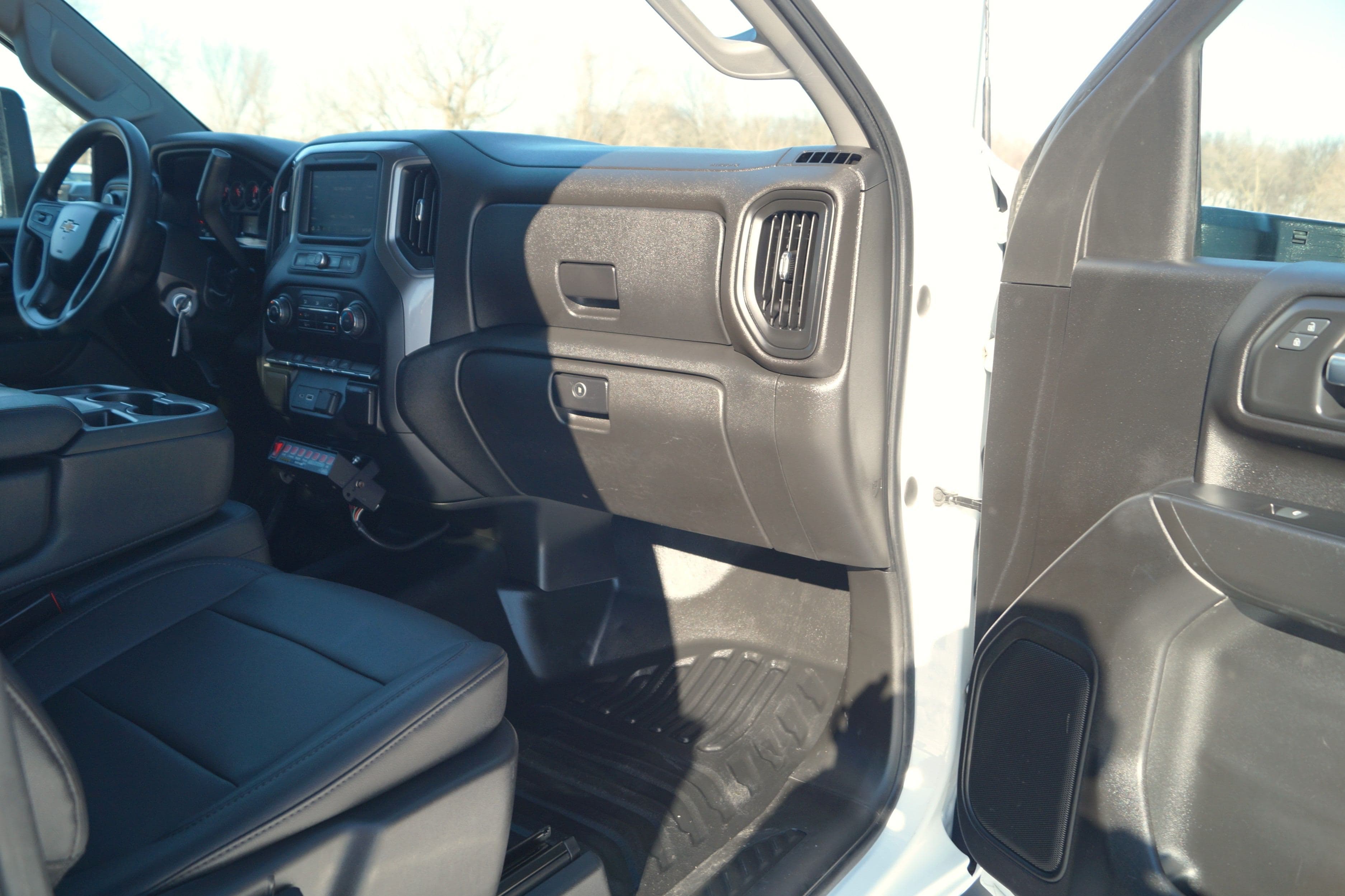 2022 Chevrolet Silverado 3500 HD - Service Utility Truck - 4WD 6.6L V8 Duramax image 13