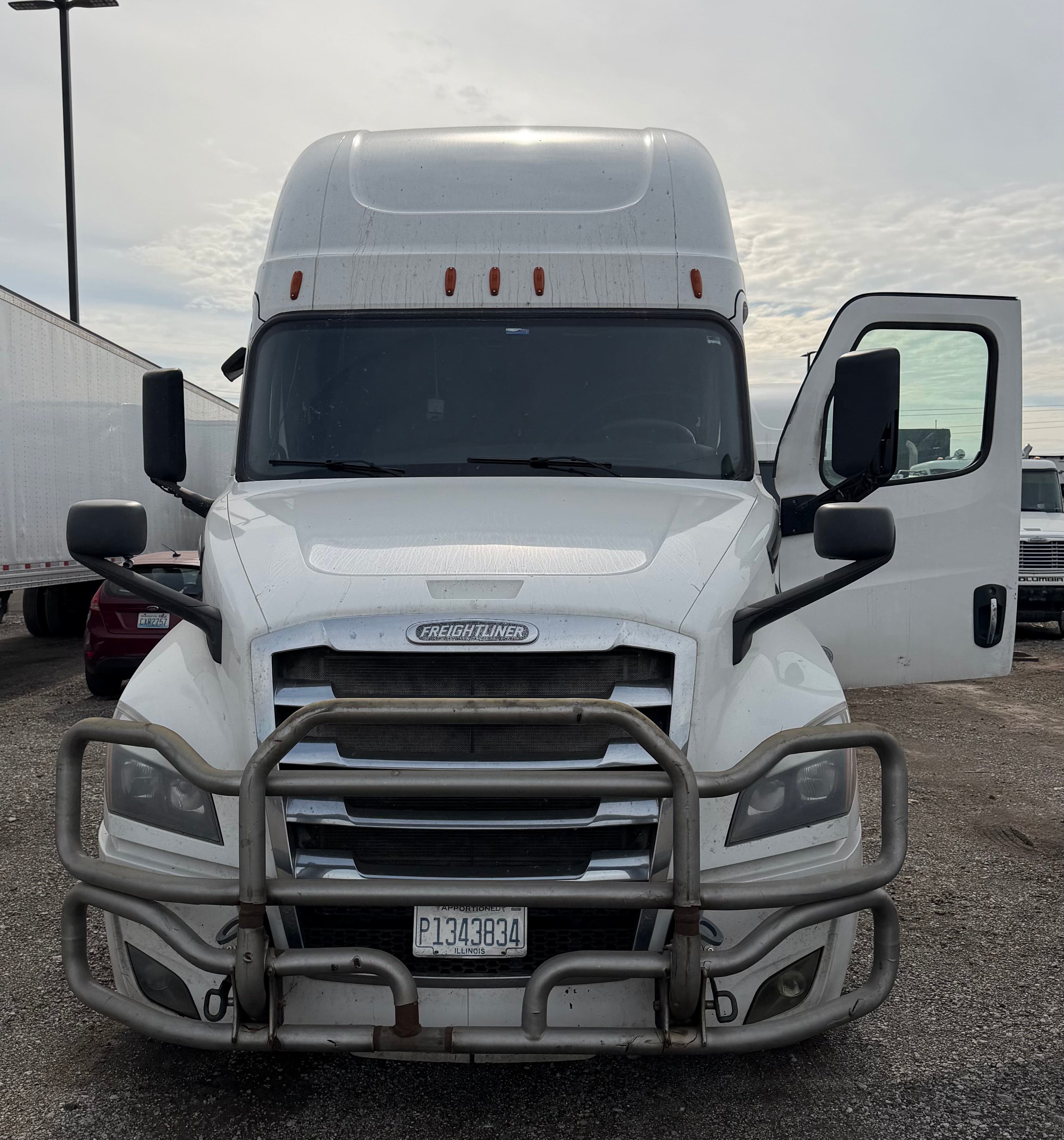 2021 Freightliner Cascadia 126 image 1