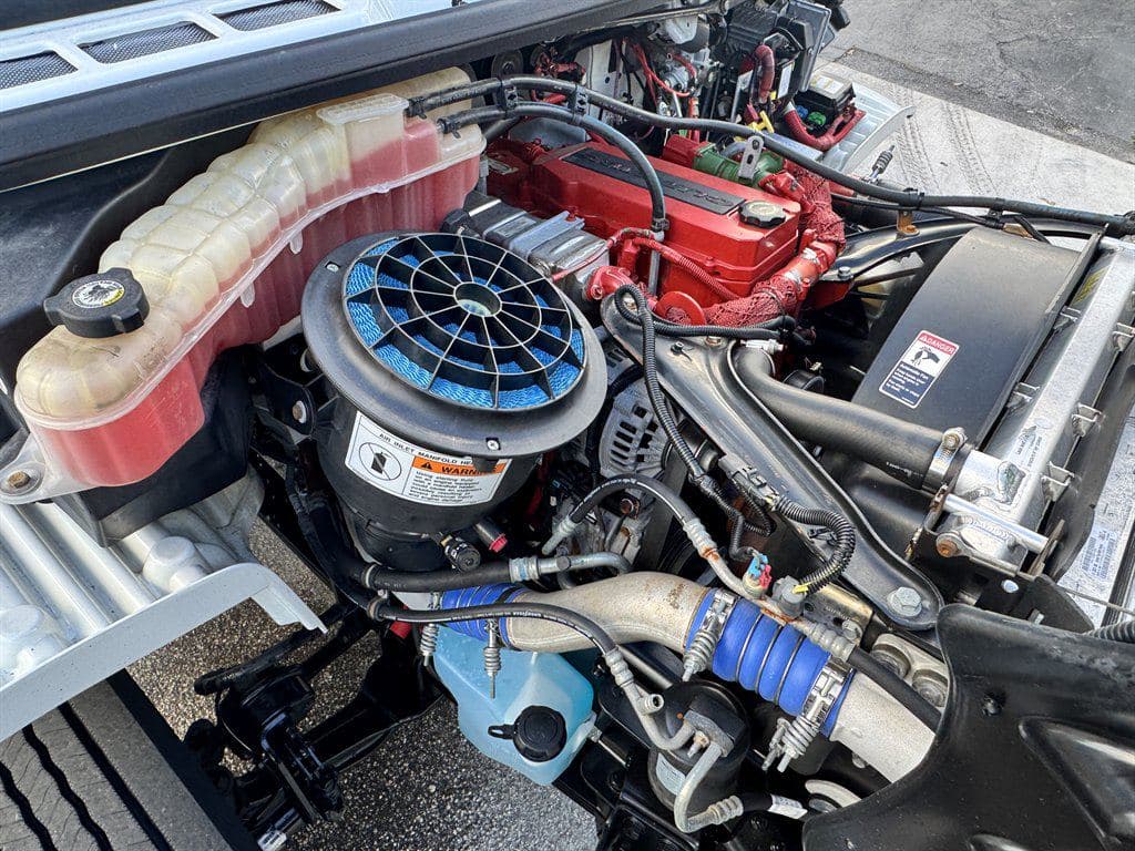 2014 Freightliner M2 106 image 41