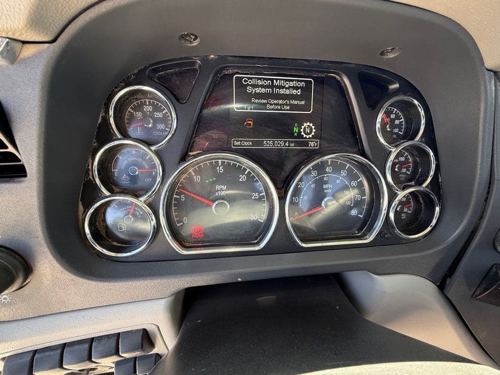 Used 2020 PETERBILT 567 image 12