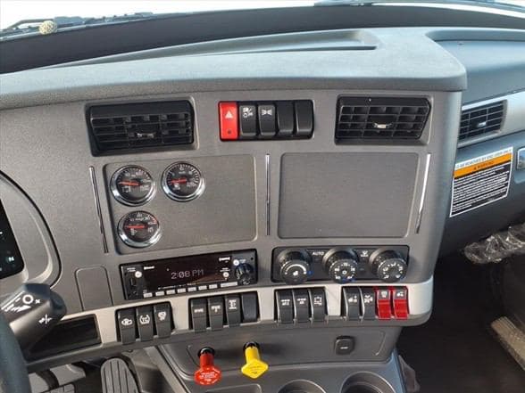2026 Kenworth T880 image 17