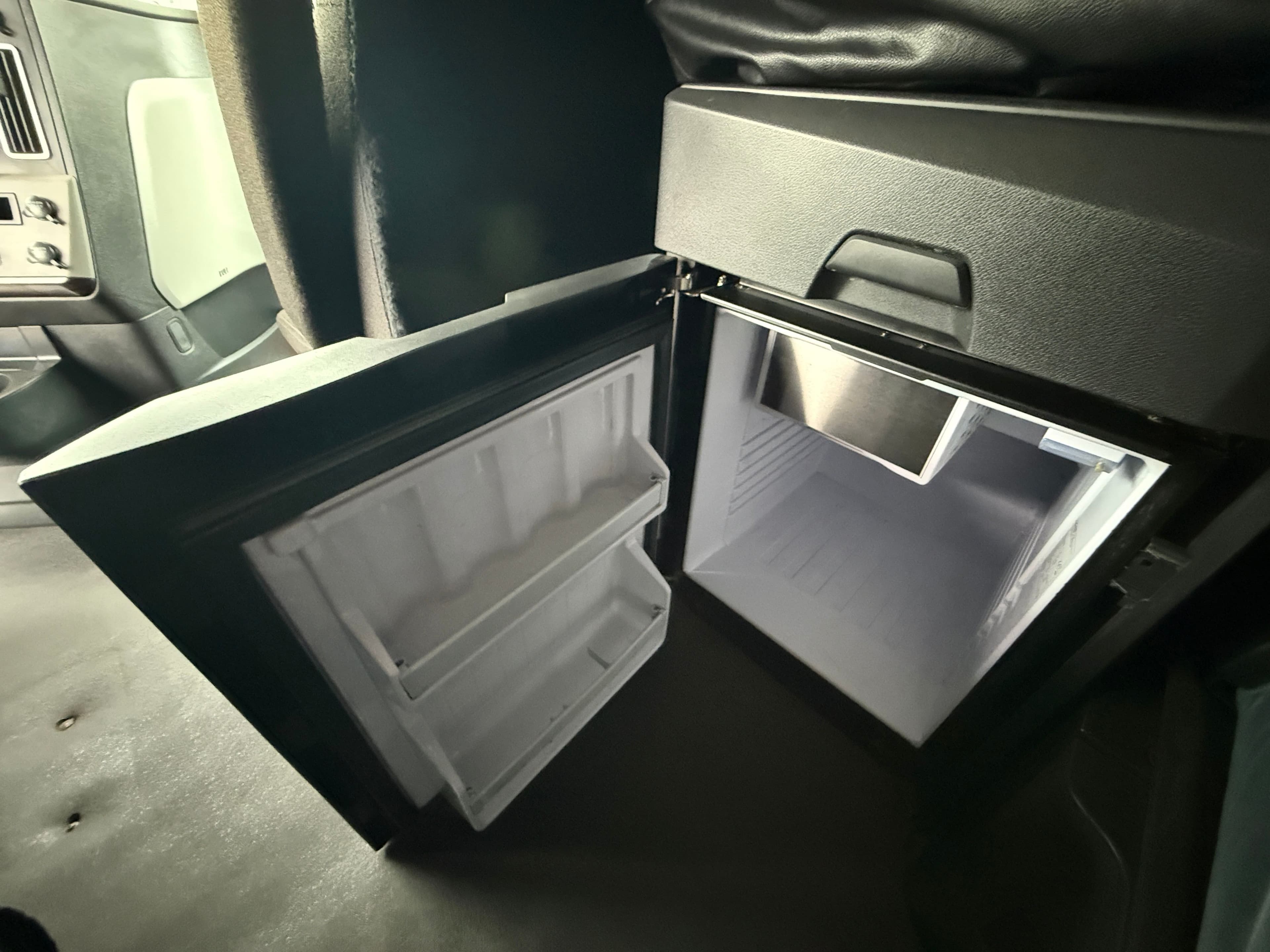 2021 Freightliner Cascadia 126 image 33