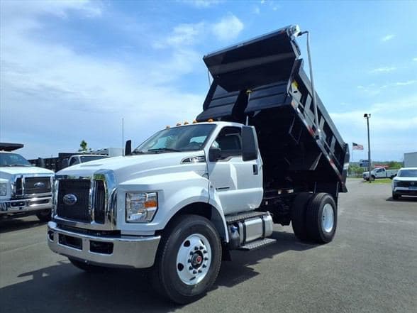 2027 Ford F750 SD image 7