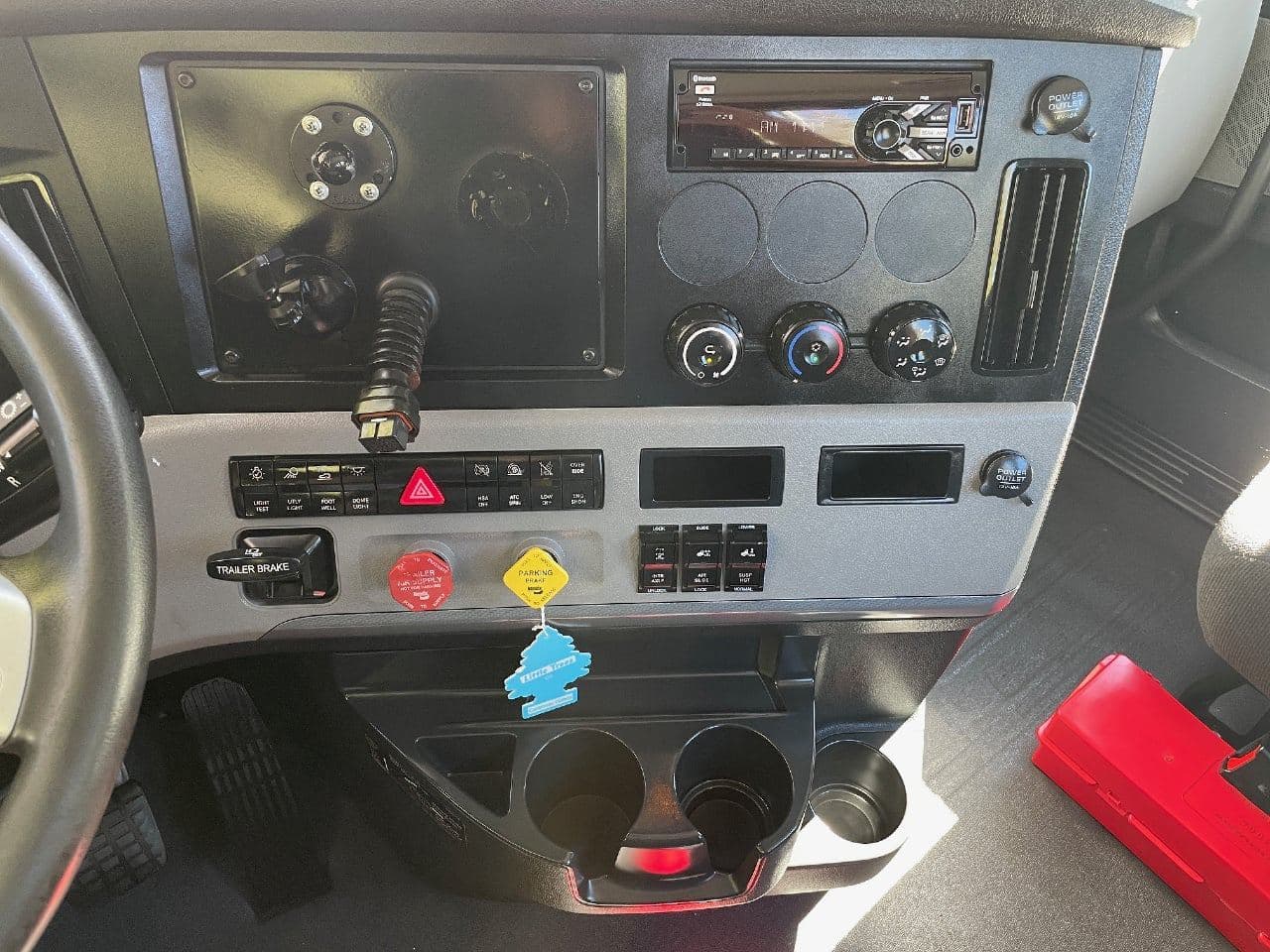 2020 Freightliner Cascadia 126 image 25