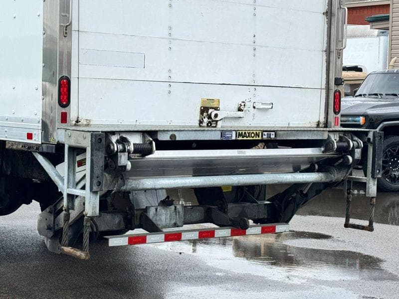 2019 Freightliner M2 106 image 7