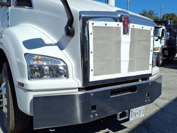 2025 Kenworth T880 image 9