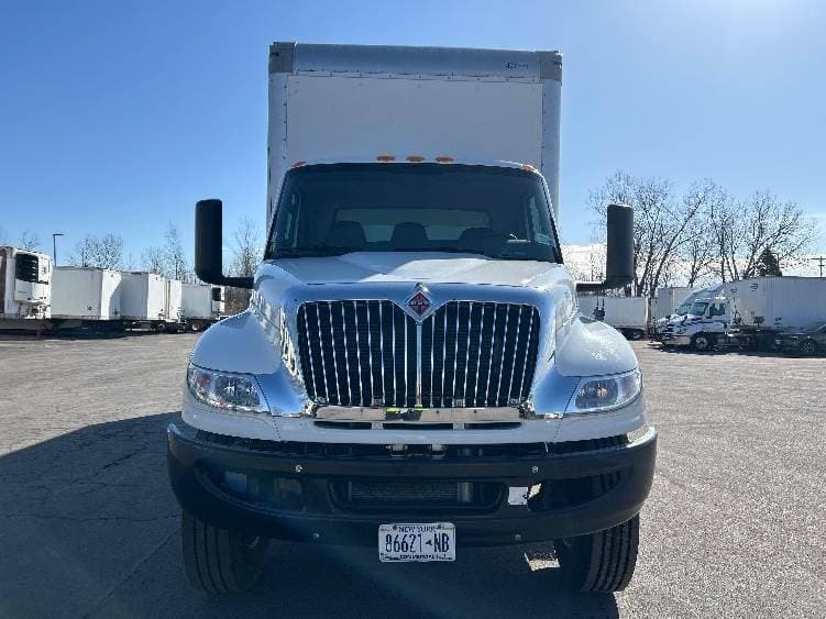 2022 International MV607 Box Truck - 220HP, 6 Speed Automatic, Roll up Door image 2