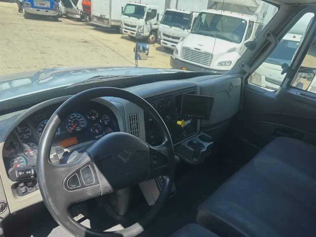 Used 2018 INTERNATIONAL Reefer/Refrigerated Truck, Box Truck - Straight Truck, Beverage Truck 4300 For Sale image 11