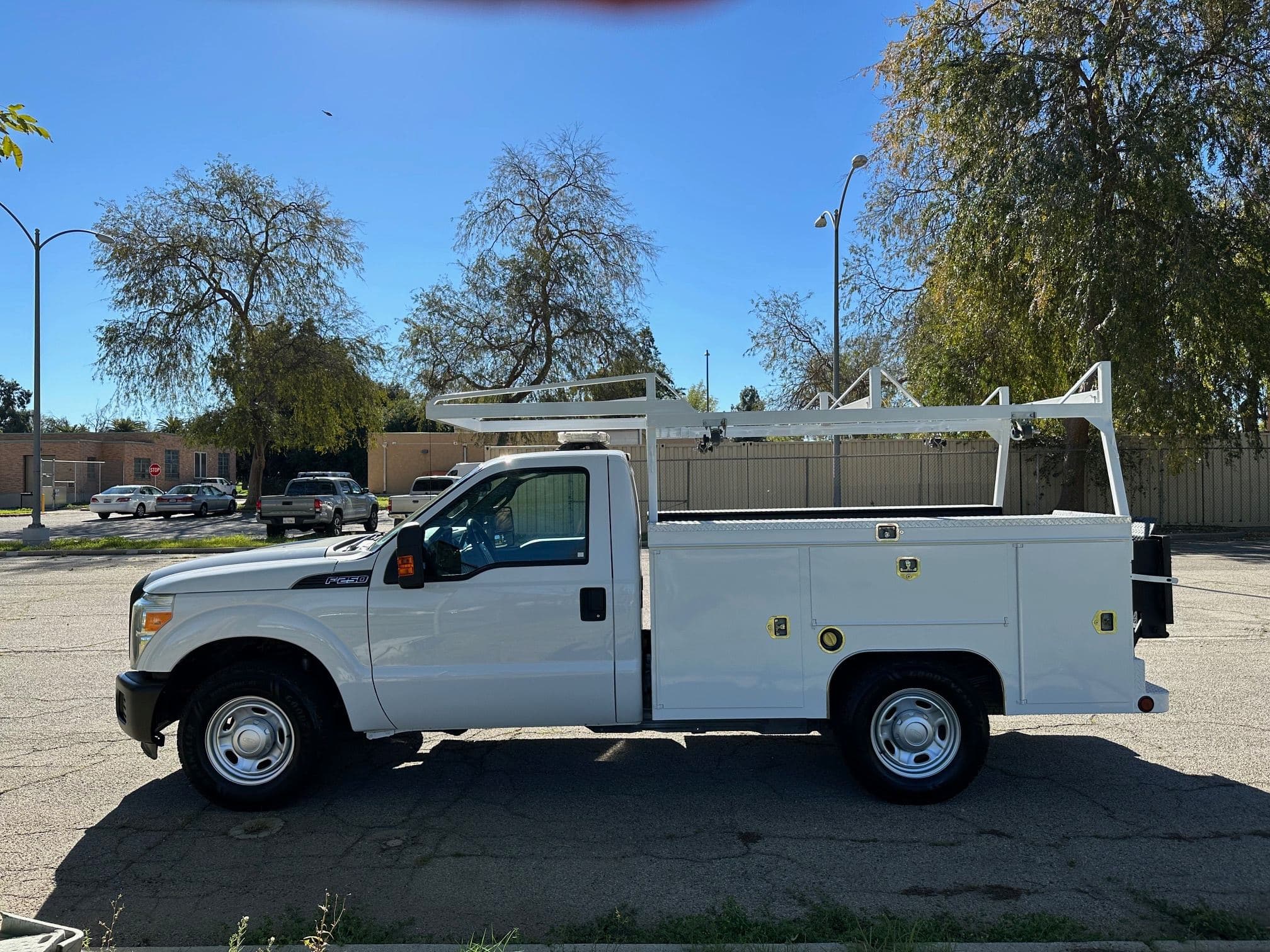 2011 FORD F250 SD Service Body with Liftgate 13497 image 7