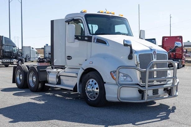 2021 Kenworth T680 image 3