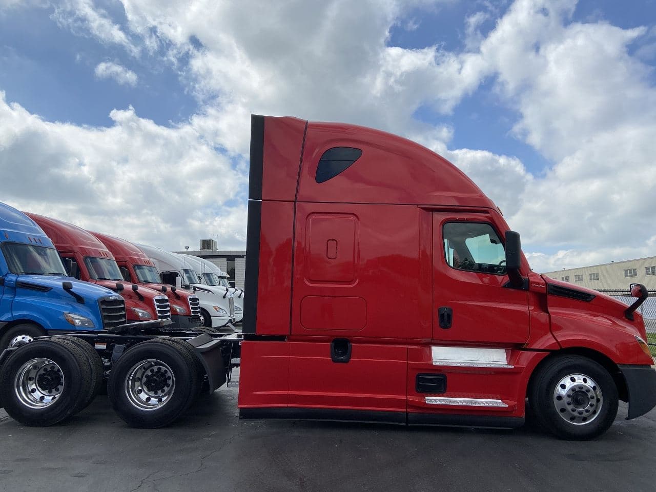2022 Freightliner Cascadia image 4
