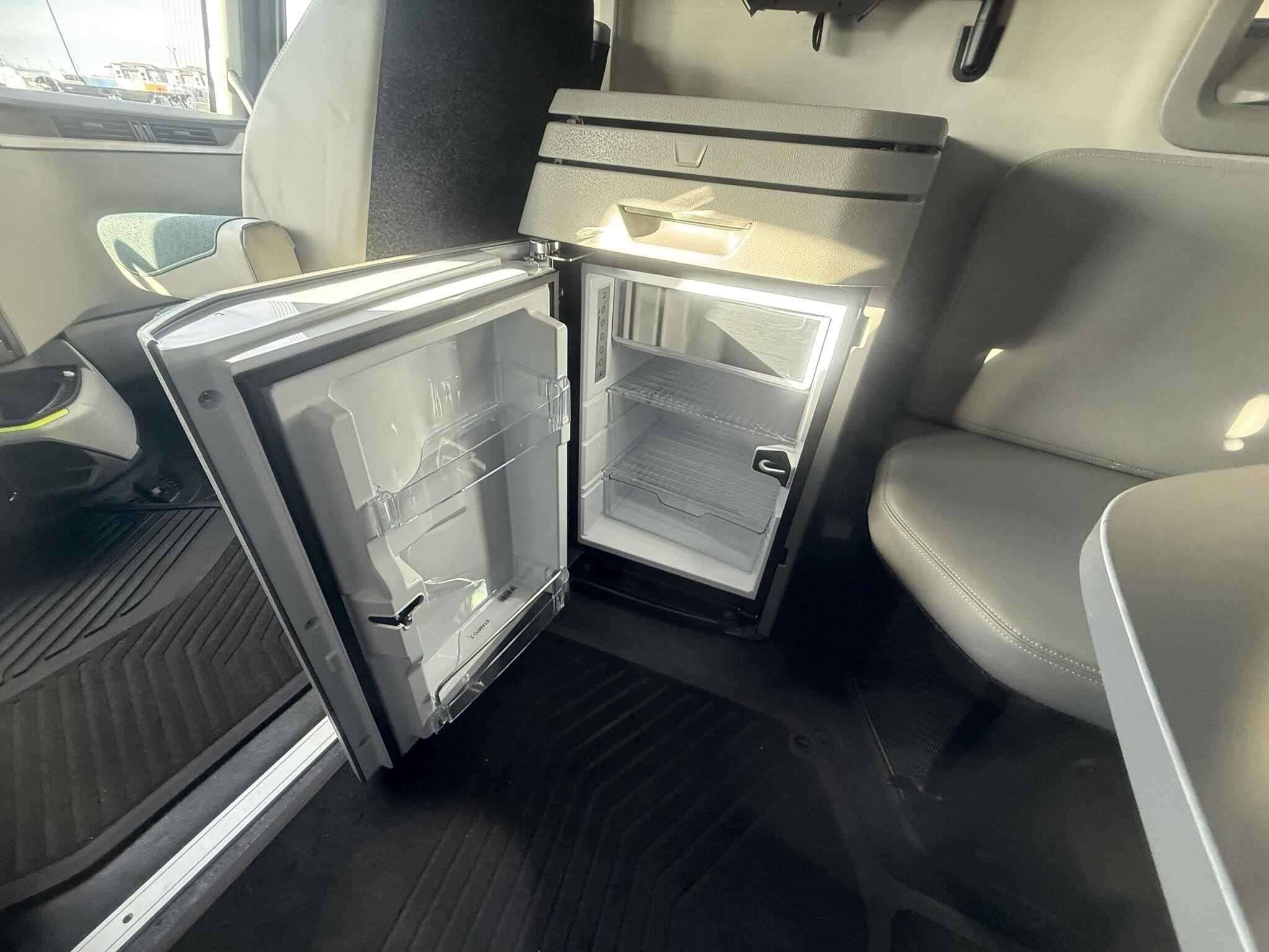 2026 Volvo NEW VNL image 8