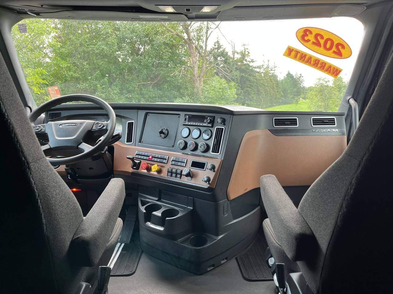 2023 Freightliner Cascadia 126 #1175 image 12