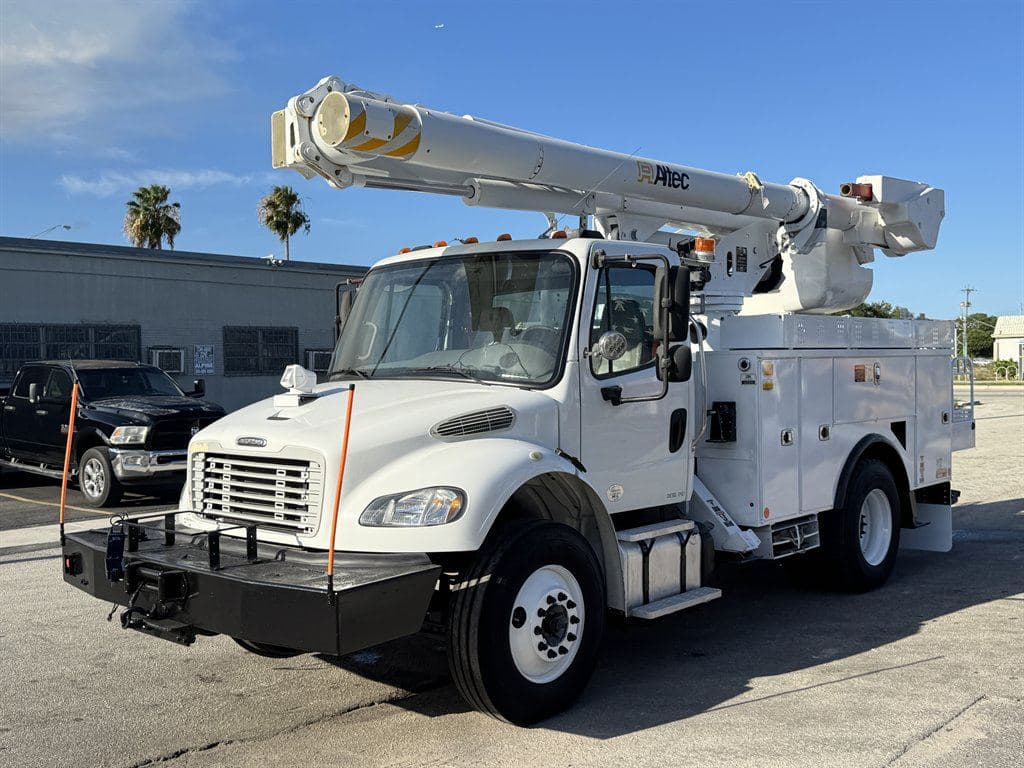2015 Freightliner M2 106 image 4