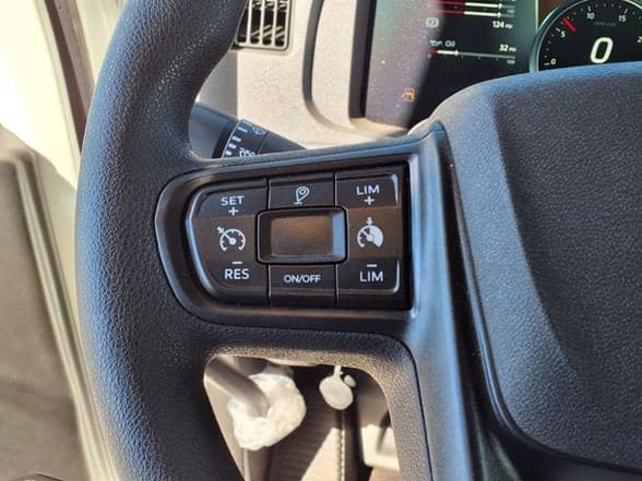 2025 Kenworth T880 image 33