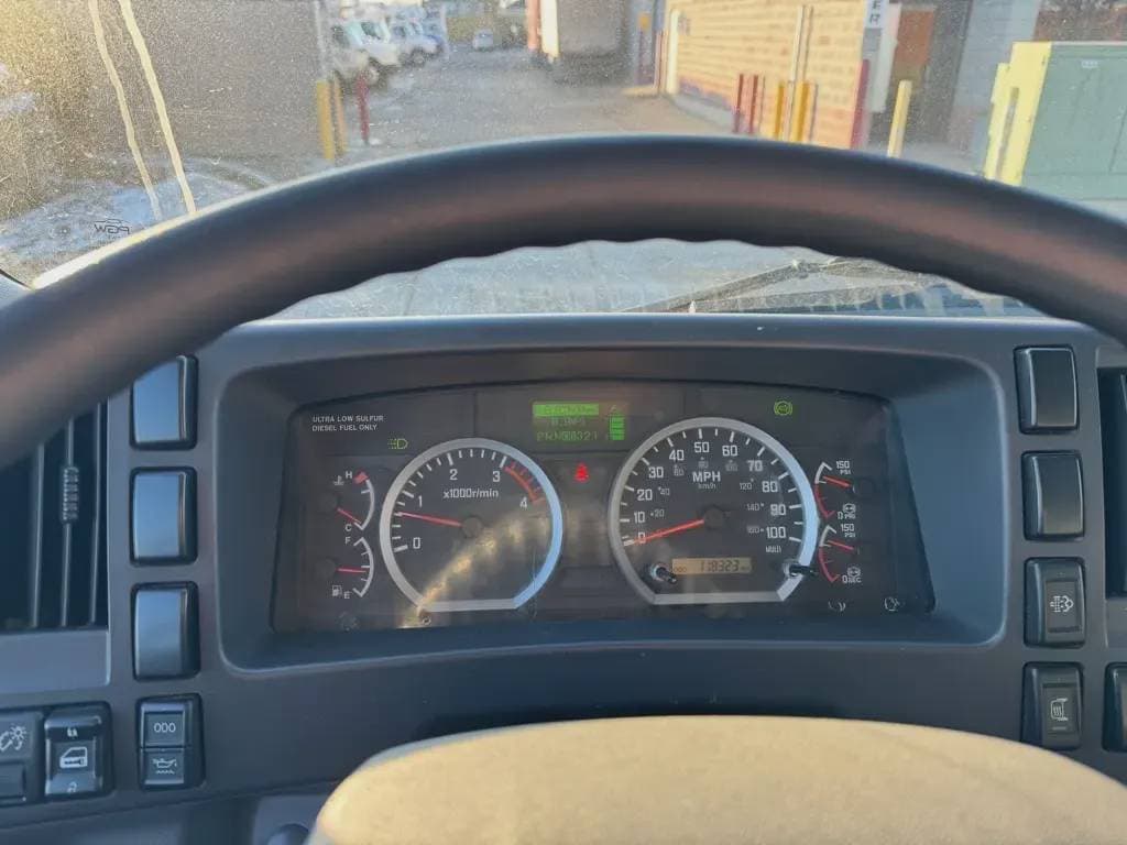 Used 2018 ISUZU Box Truck - Straight Truck, Moving Van, Cabover Truck - COE - FTR For Sale image 10