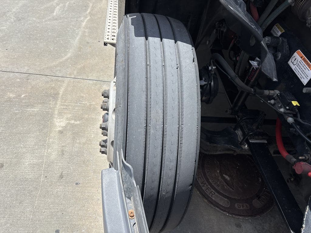 Used 2022 FREIGHTLINER PT126064ST image 28