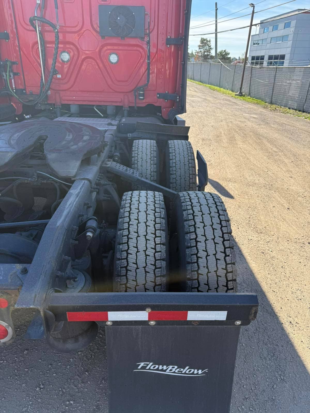 2022 Freightliner Cascadia image 8