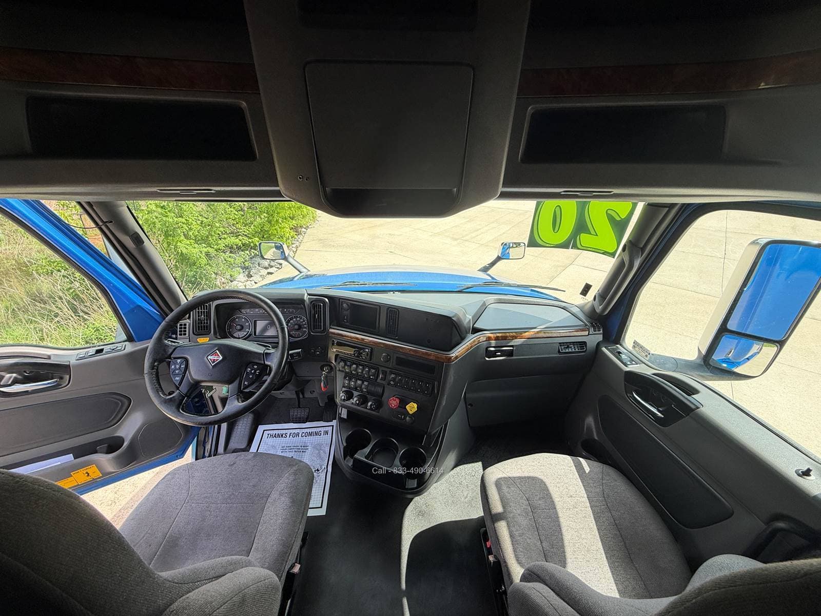 2020 International LT625 image 12