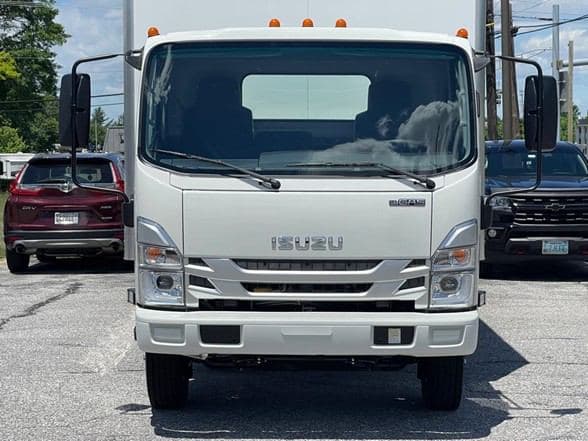 2025 Isuzu NRR image 4