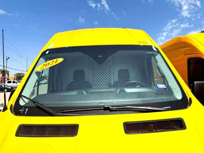 2021 Ford CF8000 image 10