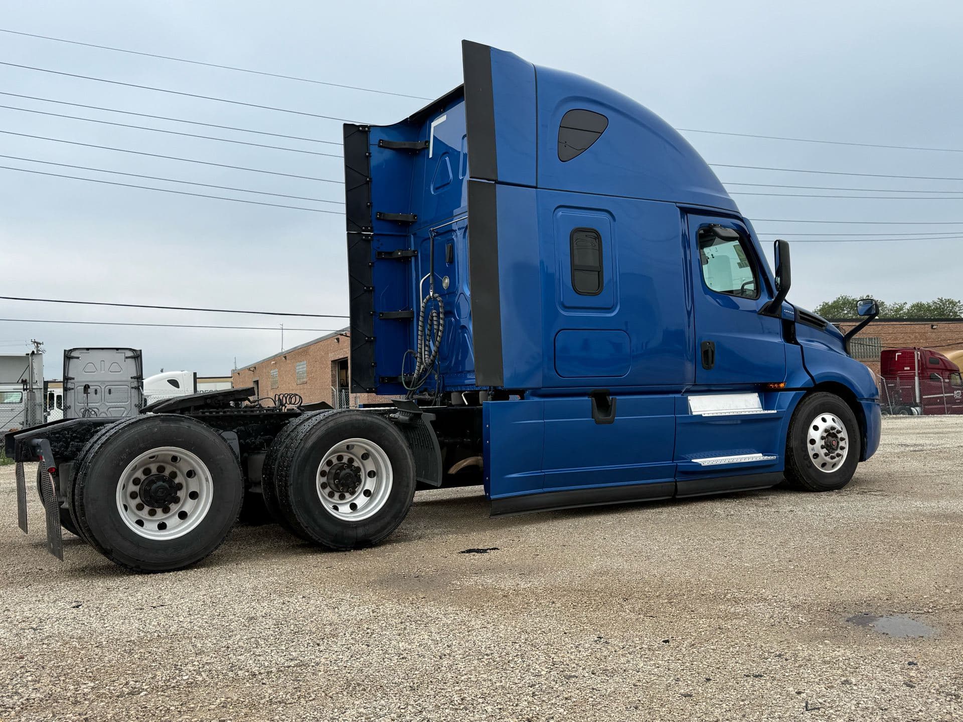 2022 Freightliner - 426k - 11,500 Hours - 455HP image 9