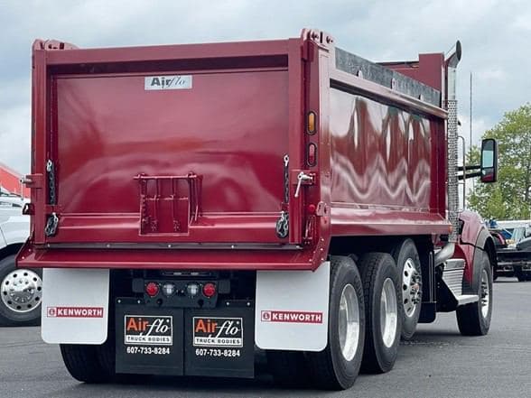 2025 Kenworth T880 image 10