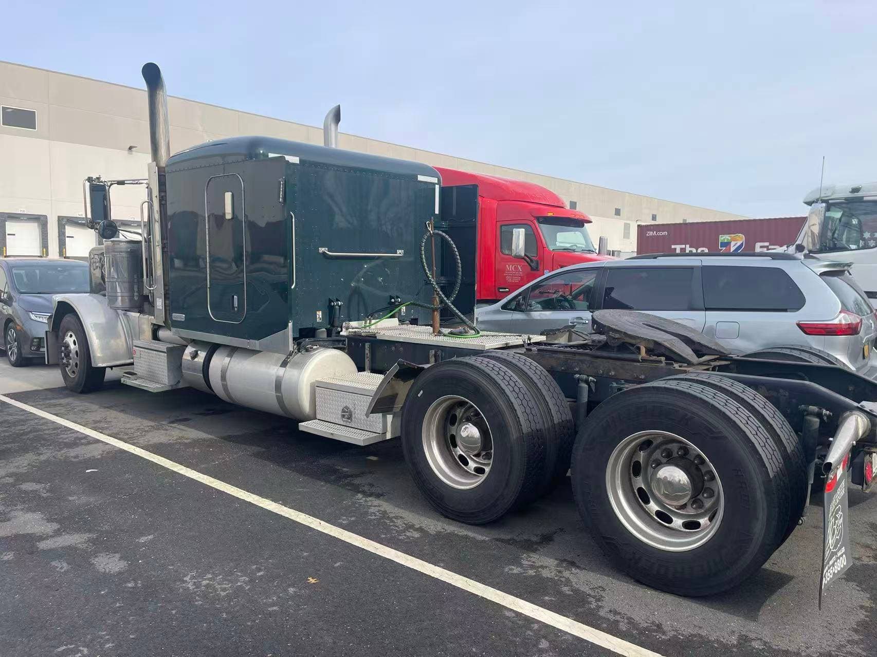 2016 Peterbilt 389 image 3