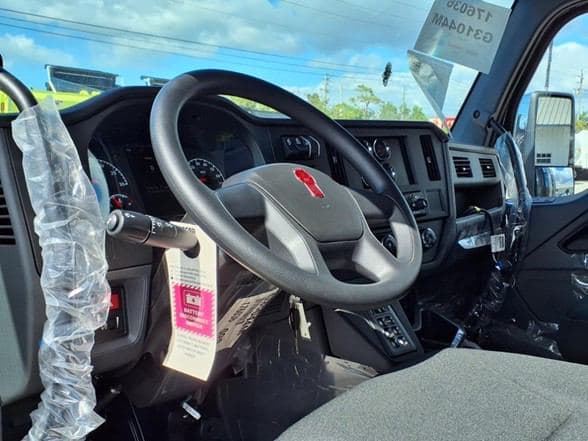 2025 Kenworth D5 image 12