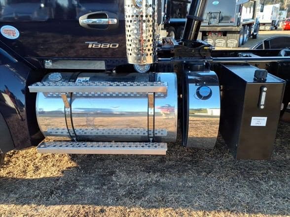 2026 Kenworth T880 image 9