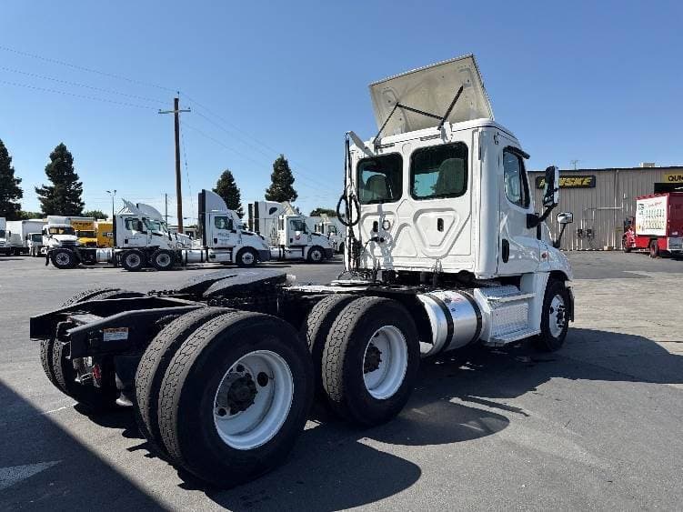 2018 Freightliner Cascadia image 7