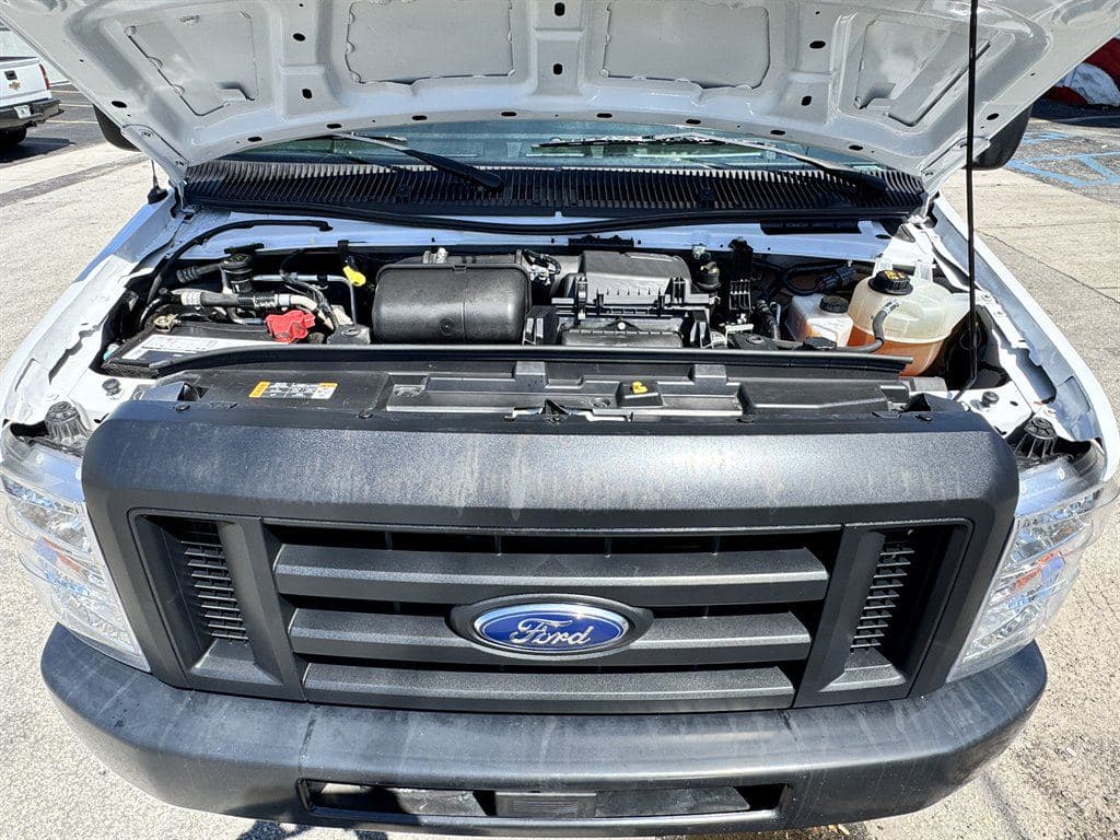 2022 Ford Commercial Vans image 31