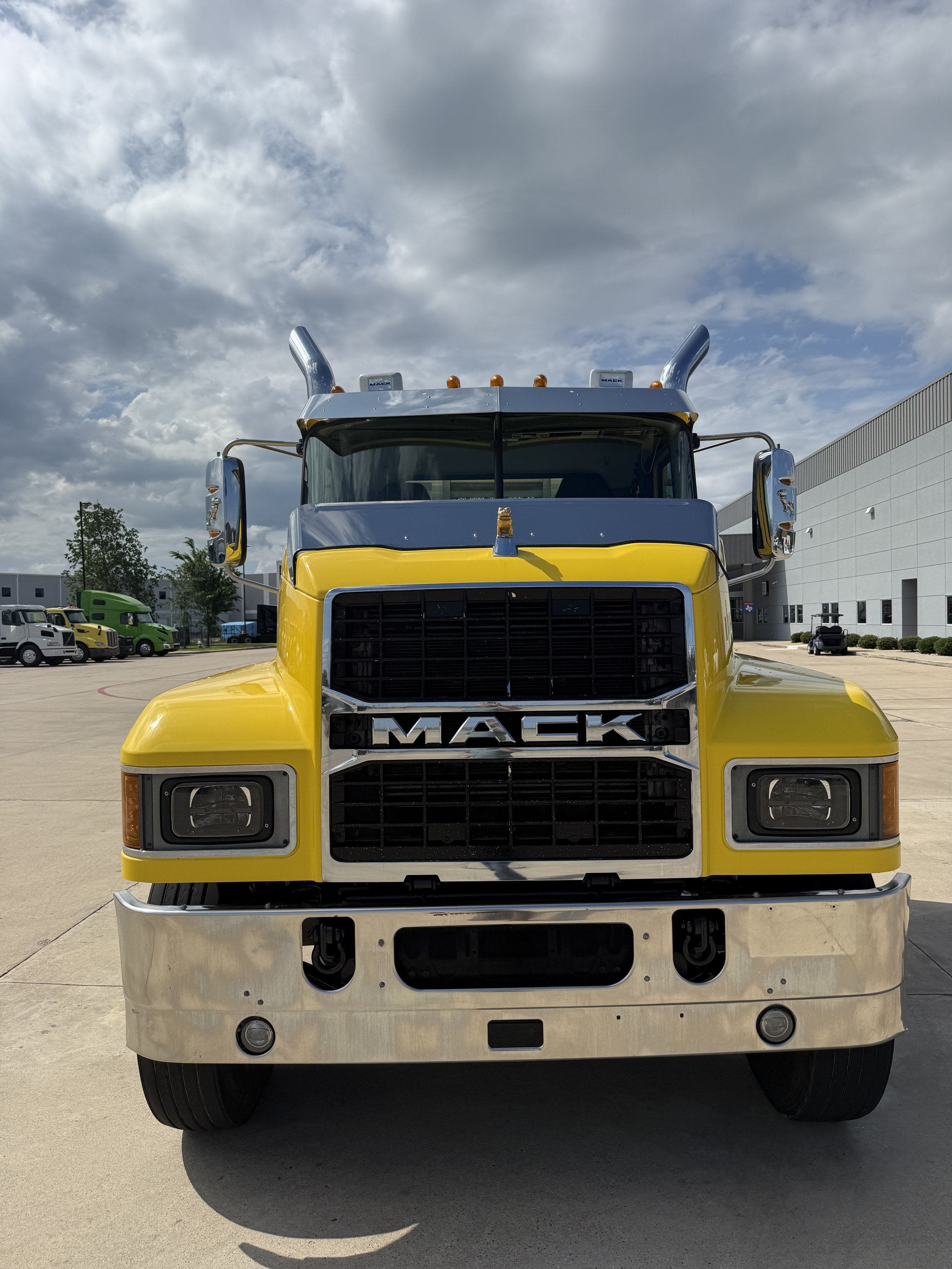 2025 Mack PINNACLE 64T image 10