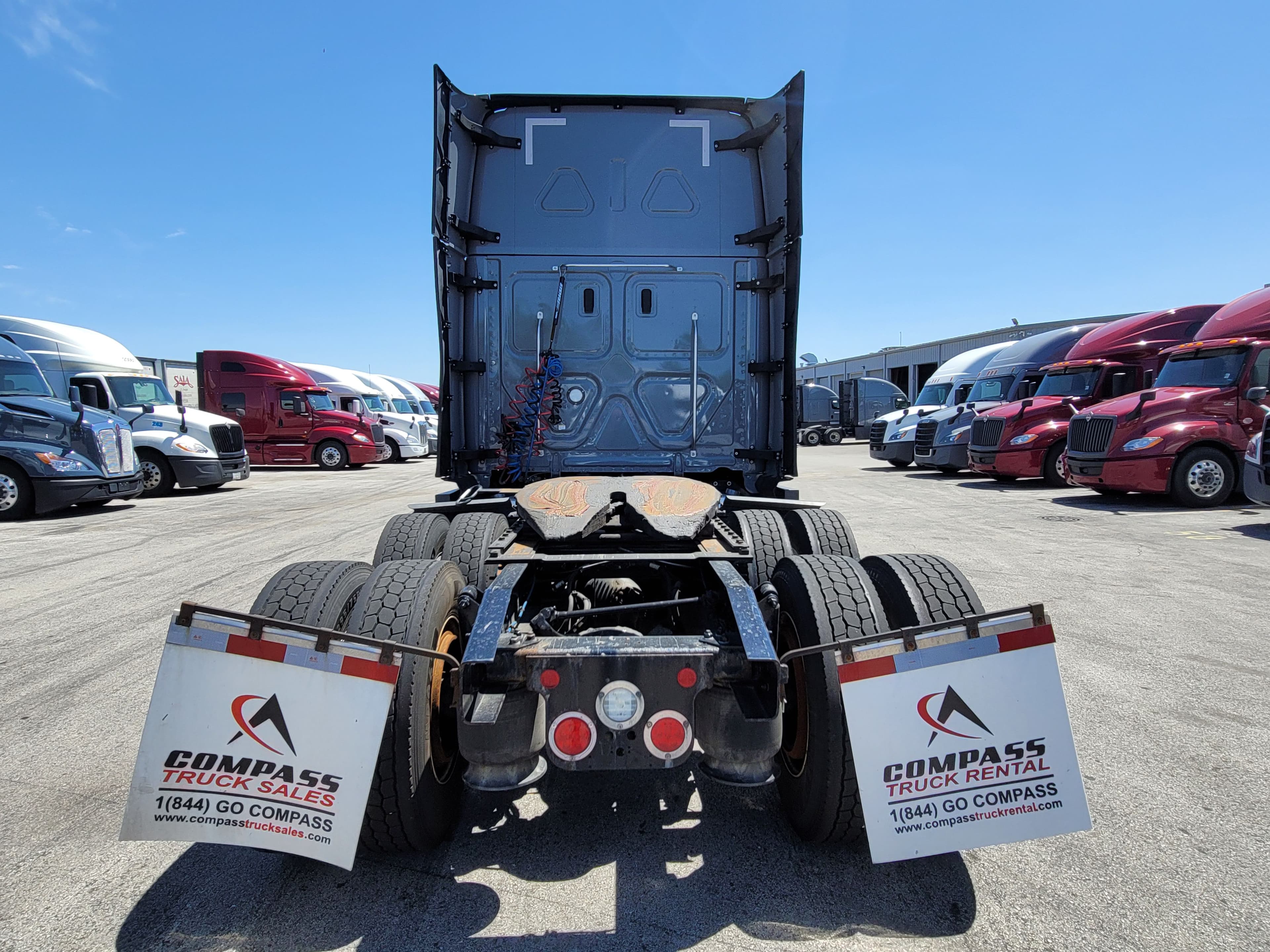 2022 Freightliner Cascadia 126 image 3