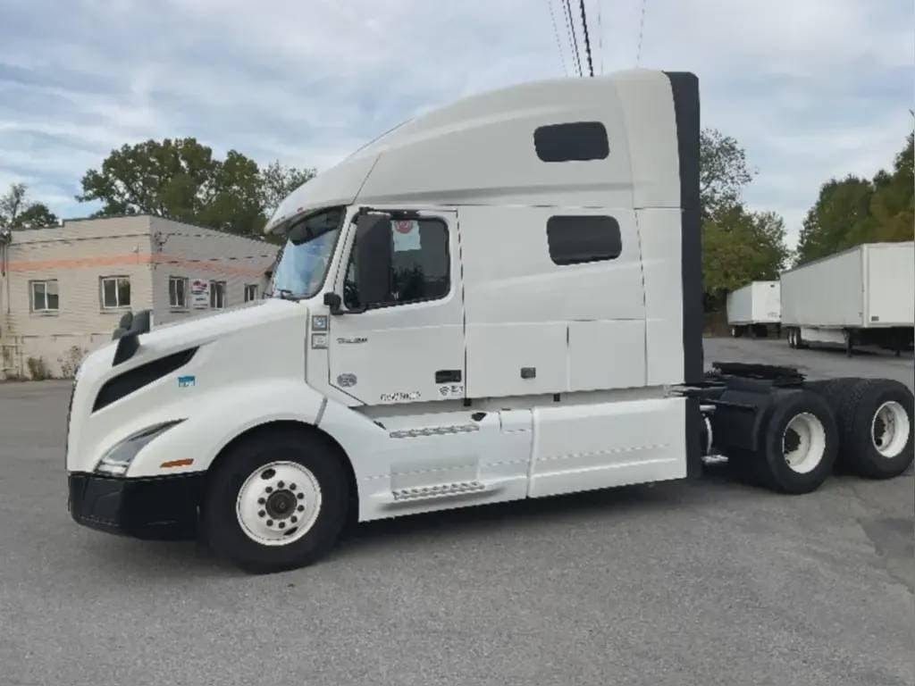 2022 Volvo VNL image 4