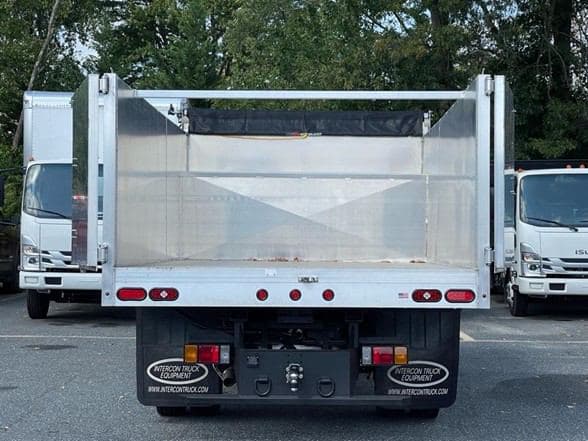 2024 Isuzu NRR image 27